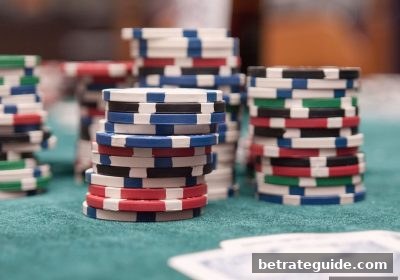 博彩公司信誉评级视角下的亮牌策略：红中麻将与掼蛋实战指南